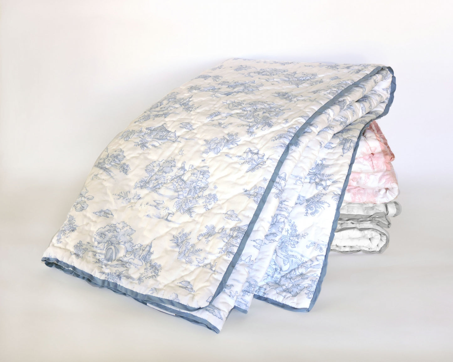 Toile Quilt | The Miri Collection